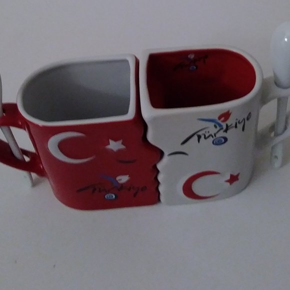 Cute Kissing Coffee Mug  Uniquely Romantic 2 PC. Set with Two Spoons - Picture 6 of 15